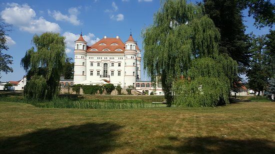 Pałac Łomnica